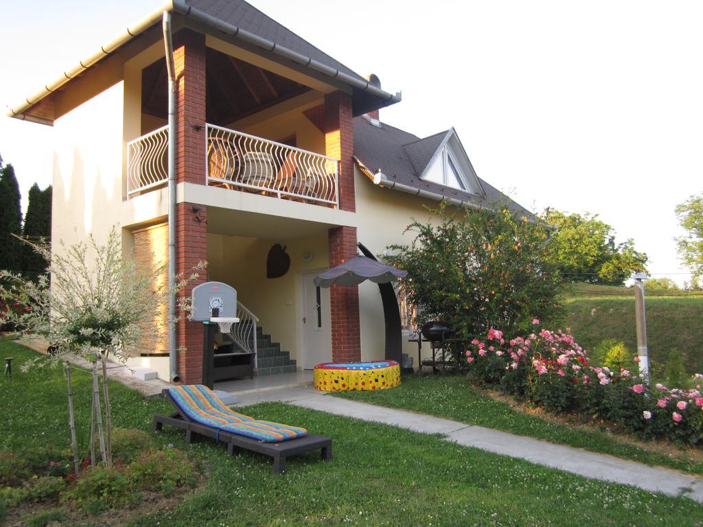 Rozsadomb Apartman Zalakaros Extérieur photo